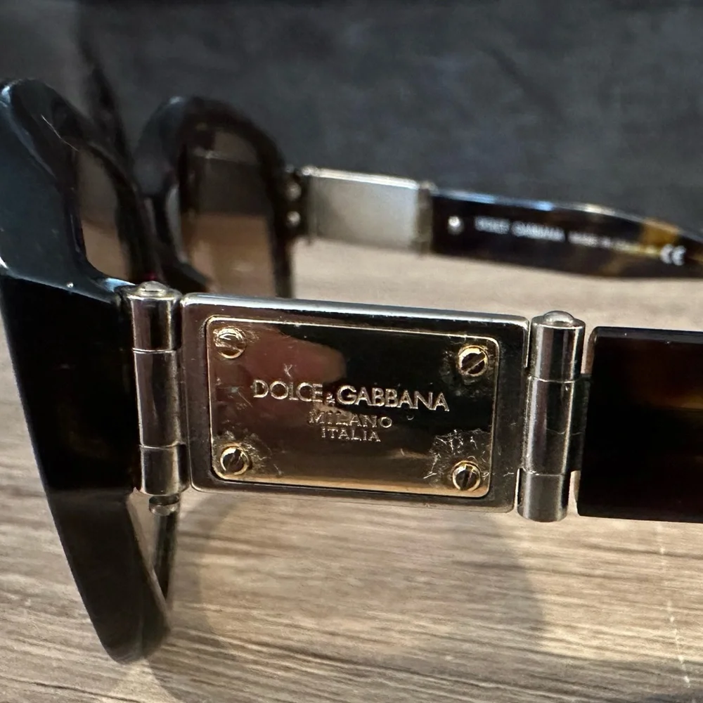 Dolce & Gabbana Tortoise Oval Sunglasses (style code DG4086) - Picture 3 of 16